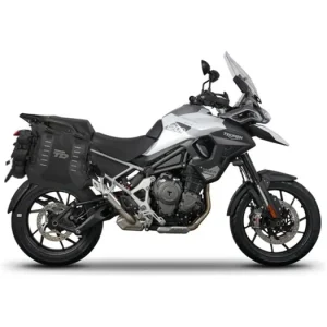 Set of SHAD TERRA TR40 adventure saddlebags, including mounting kit SHAD TRIUMPH TIGER 1200 GT/RALLY Trendový