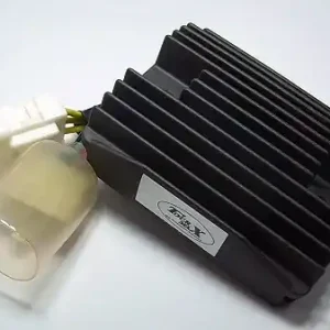 TOURMAX regulátor napětí HONDA VTR 1000 SP2 02-06 vyrobeno v Japonsku - Záruka V Ceně